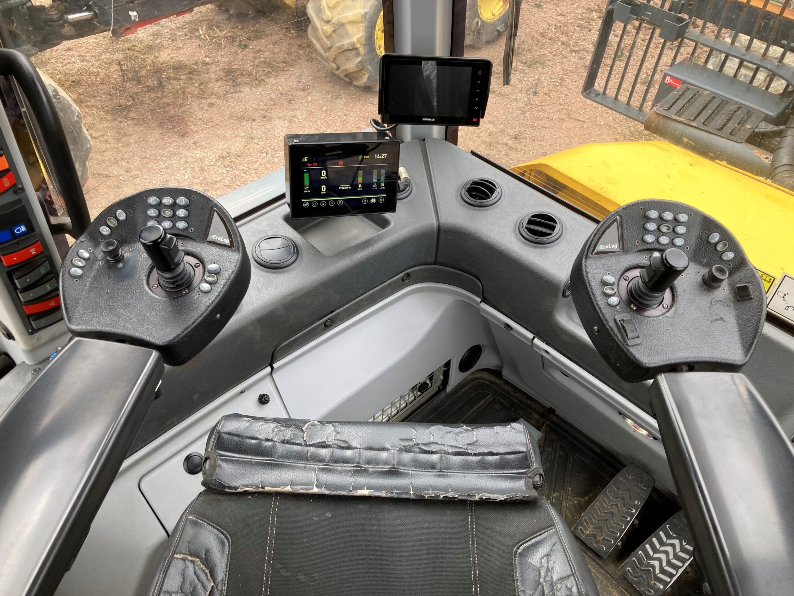 2018 ECO LOG 574E